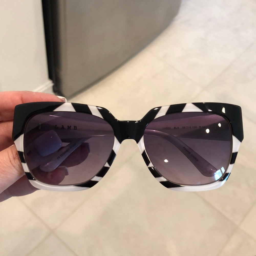 GORGEOUS LAMB SUNGLASSES 😎
